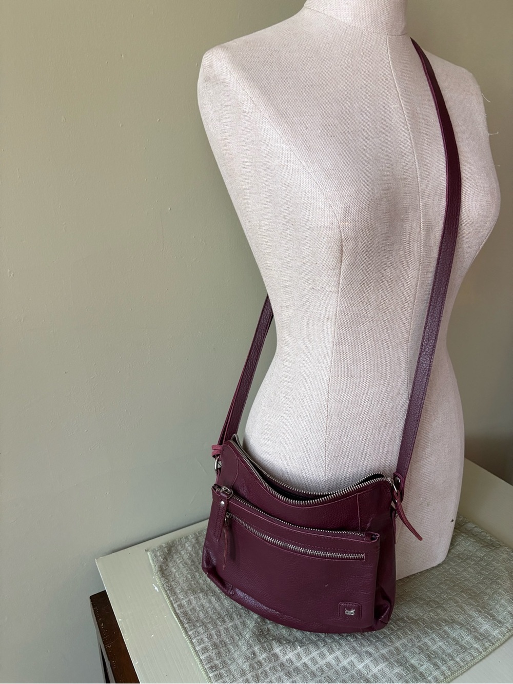 Wise owl leather Women’s Crossbody Bag Deep Plum/burgundy
